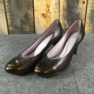 Johnston & Murphy rounded toe platform pump heels size 8